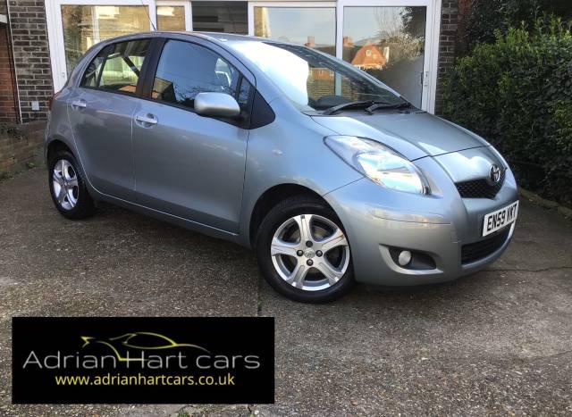 Toyota Yaris 1.33 VVT-i TR 5dr [6] Hatchback Petrol Silver