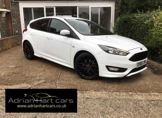 Ford Focus 1.5 EcoBoost ST-Line 5dr Hatchback Petrol White